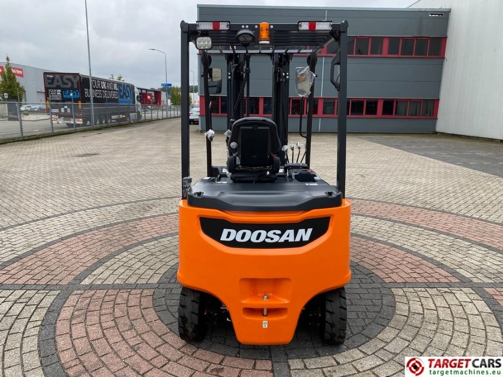 Doosan B35X-7 Plus Electric Forklift 3.5T Triplex-482cm - Carretilla elevadora eléctrica: foto 5 Doosan B35X-7 Plus Electric Forklift 3.5T Triplex-482cm - Carretilla elevadora eléctrica: foto 5