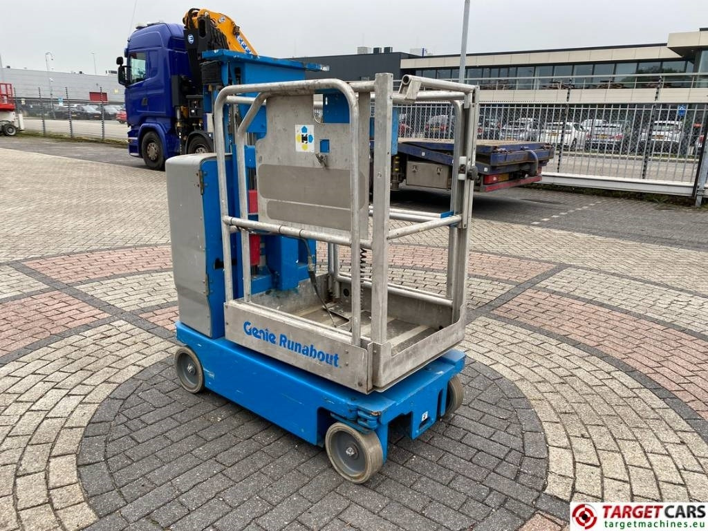 Genie GR15 Runabout Electric Vertical Mast Lift 652cm - Plataforma de mástil vertical: foto 2 Genie GR15 Runabout Electric Vertical Mast Lift 652cm - Plataforma de mástil vertical: foto 2