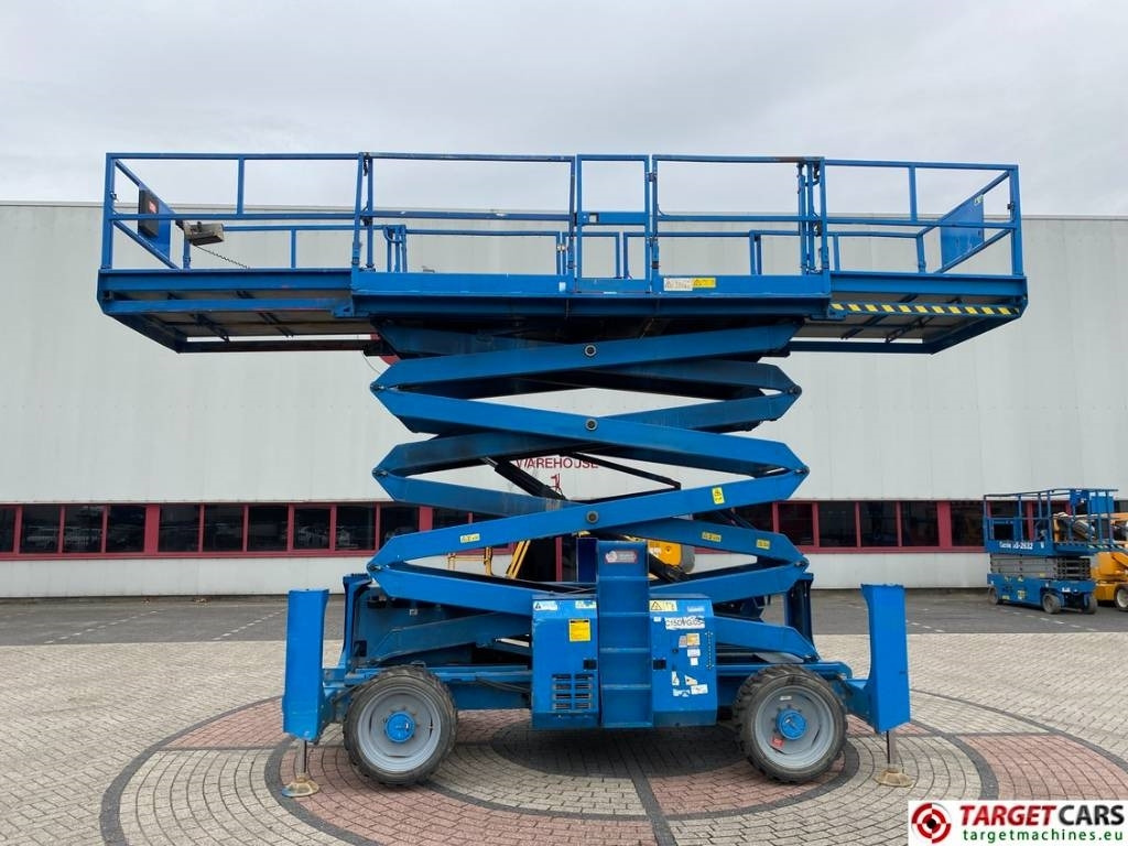 Genie GS-4390RT Diesel 4x4 Scissor Work Lift 1511cm - Plataforma de tijeras: foto 5 Genie GS-4390RT Diesel 4x4 Scissor Work Lift 1511cm - Plataforma de tijeras: foto 5