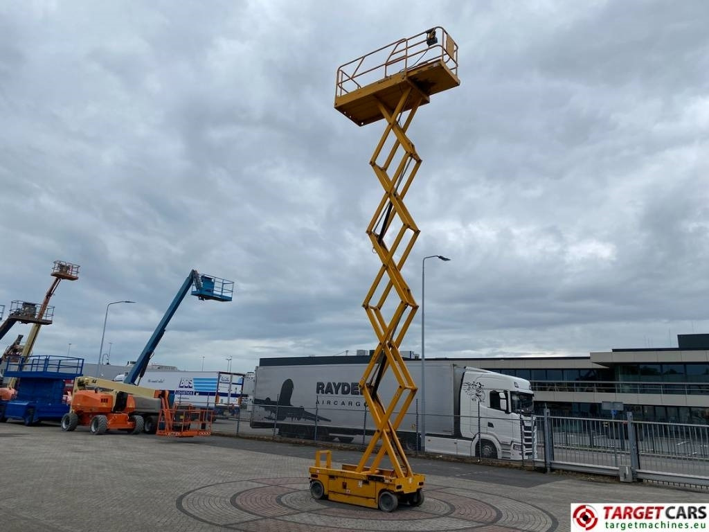 Plataforma de tijeras Haulotte Compact 12 Electric Scissor Work Lift 1200cm: foto 7