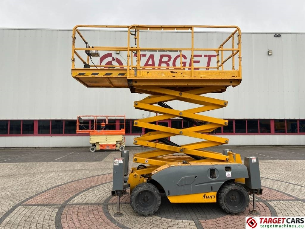 Haulotte Compact 12DX Diesel 4x4 Scissor Work Lift 1206cm - Plataforma de tijeras: foto 5 Haulotte Compact 12DX Diesel 4x4 Scissor Work Lift 1206cm - Plataforma de tijeras: foto 5