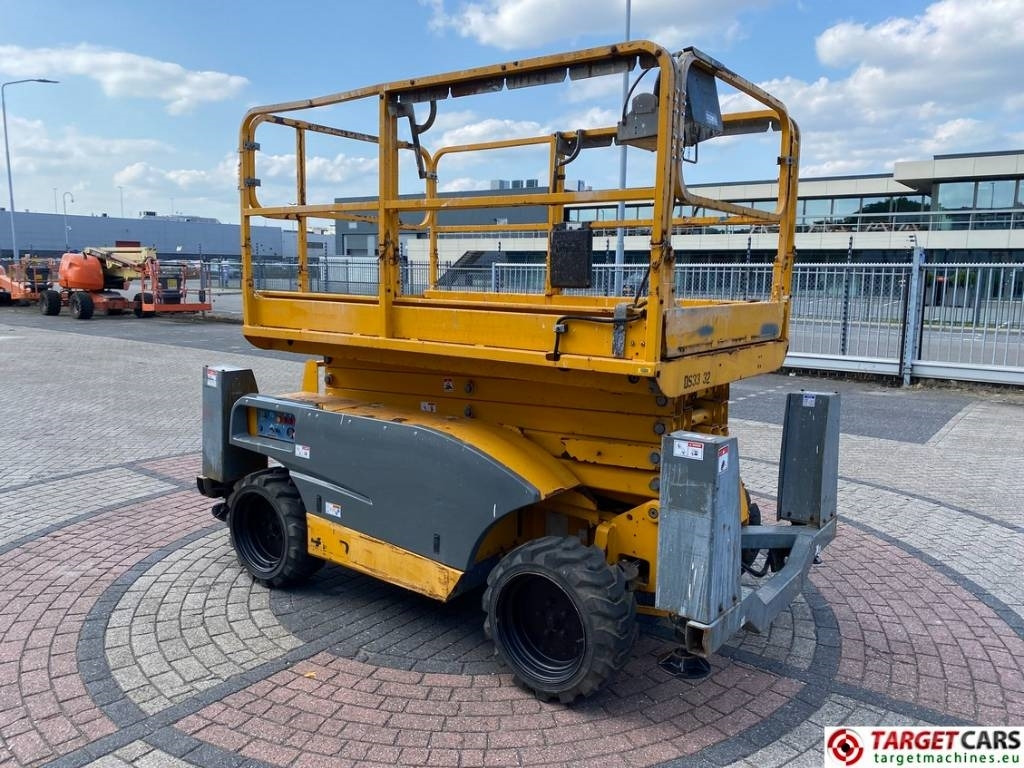 Haulotte Compact 12DX Diesel 4x4 Scissor Work Lift 1206cm - Plataforma de tijeras: foto 2 Haulotte Compact 12DX Diesel 4x4 Scissor Work Lift 1206cm - Plataforma de tijeras: foto 2