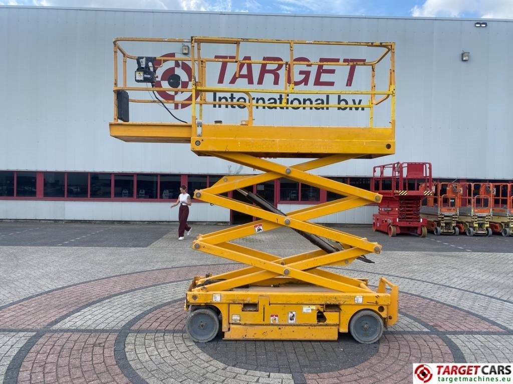 Haulotte Compact 8 Electric Scissor Work Lift 818cm - Plataforma de tijeras: foto 5 Haulotte Compact 8 Electric Scissor Work Lift 818cm - Plataforma de tijeras: foto 5