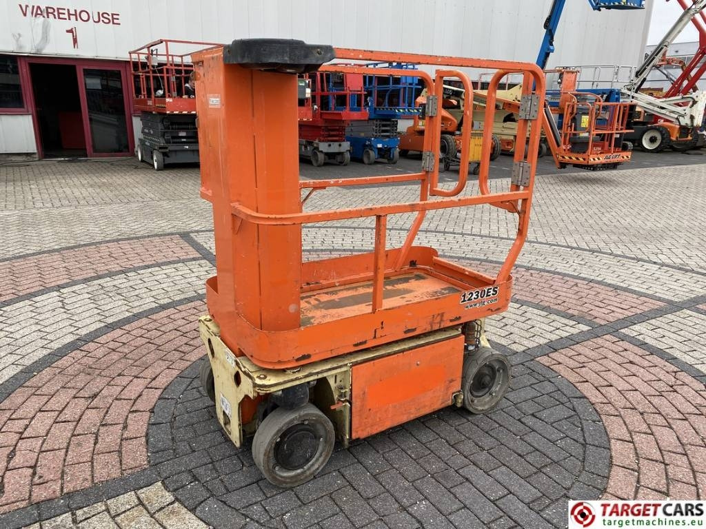 JLG 1230ES Electric Vertical Mast Work Lift 566cm - Plataforma de mástil vertical: foto 1 JLG 1230ES Electric Vertical Mast Work Lift 566cm - Plataforma de mástil vertical: foto 1