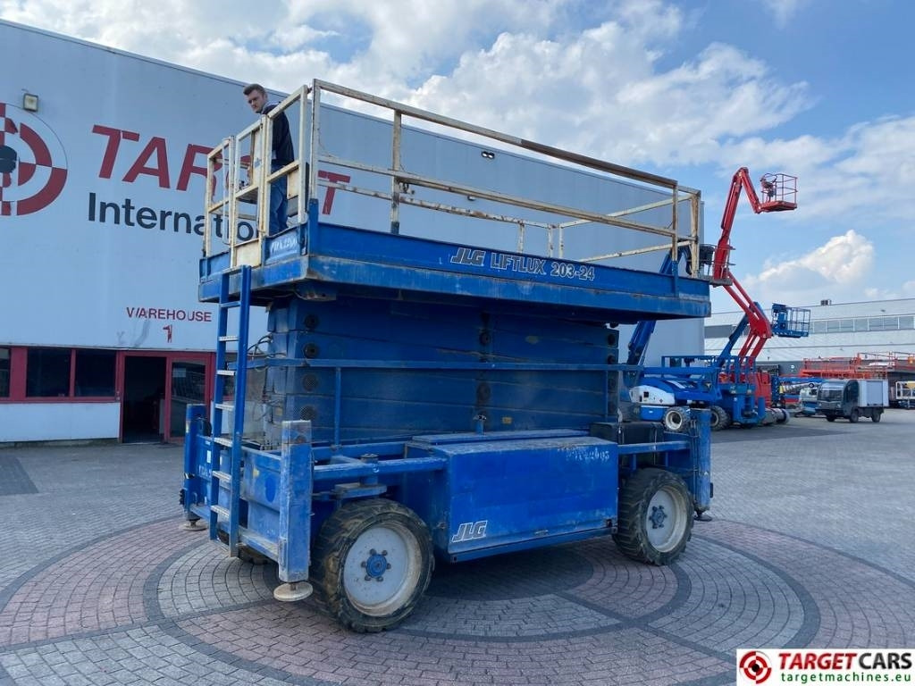 Plataforma de tijeras JLG Liftlux 203-24 Diesel 4x4 Scissor Work Lift 2230cm: foto 1