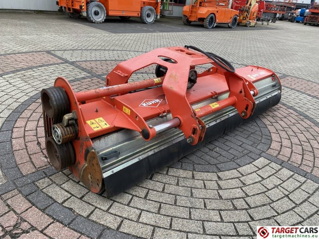 Kuhn BPR305 Flail Mowing Deck 305cm - Desbrozadora de martillos/ Trituradora: foto 2 Kuhn BPR305 Flail Mowing Deck 305cm - Desbrozadora de martillos/ Trituradora: foto 2