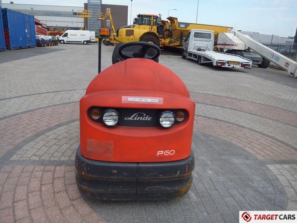 Linde P60Z Electric Tow Truck Tractor 6000KG - Remolcadora: foto 2 Linde P60Z Electric Tow Truck Tractor 6000KG - Remolcadora: foto 2