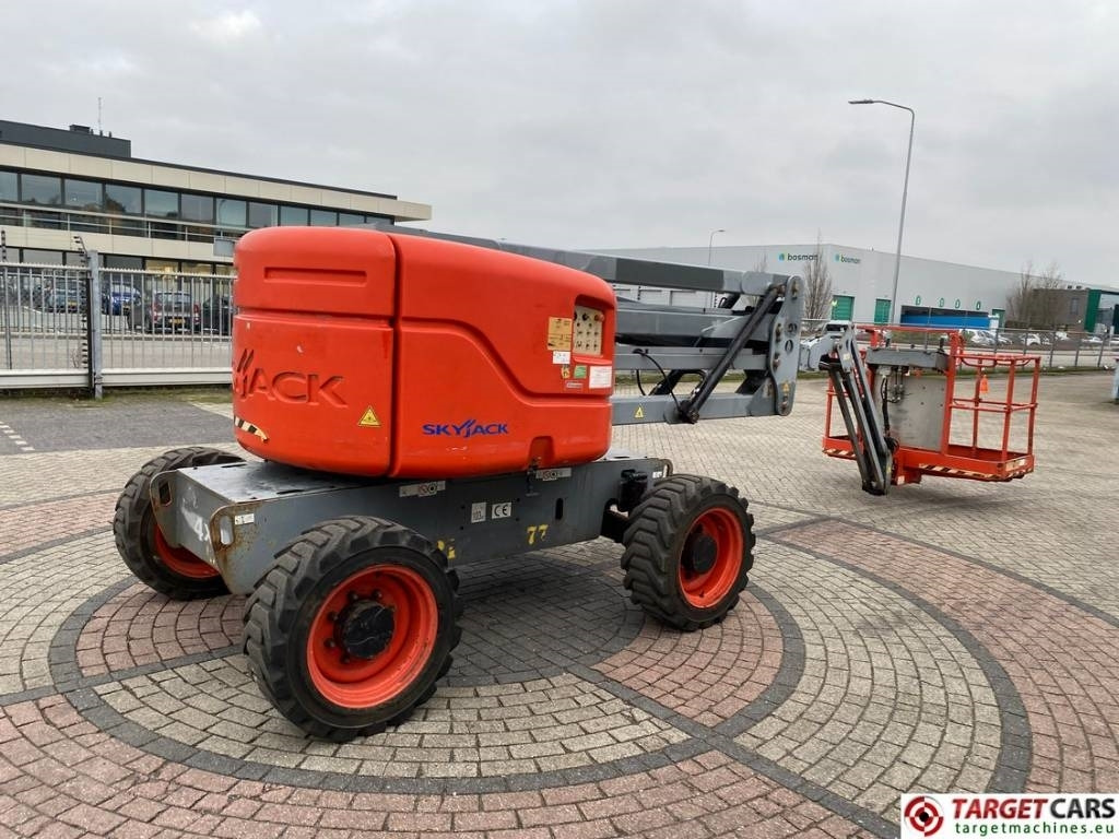SkyJack SJ51AJ Articulated 4x4 Diesel Boom Lift 1755cm - Plataforma articulada: foto 3 SkyJack SJ51AJ Articulated 4x4 Diesel Boom Lift 1755cm - Plataforma articulada: foto 3