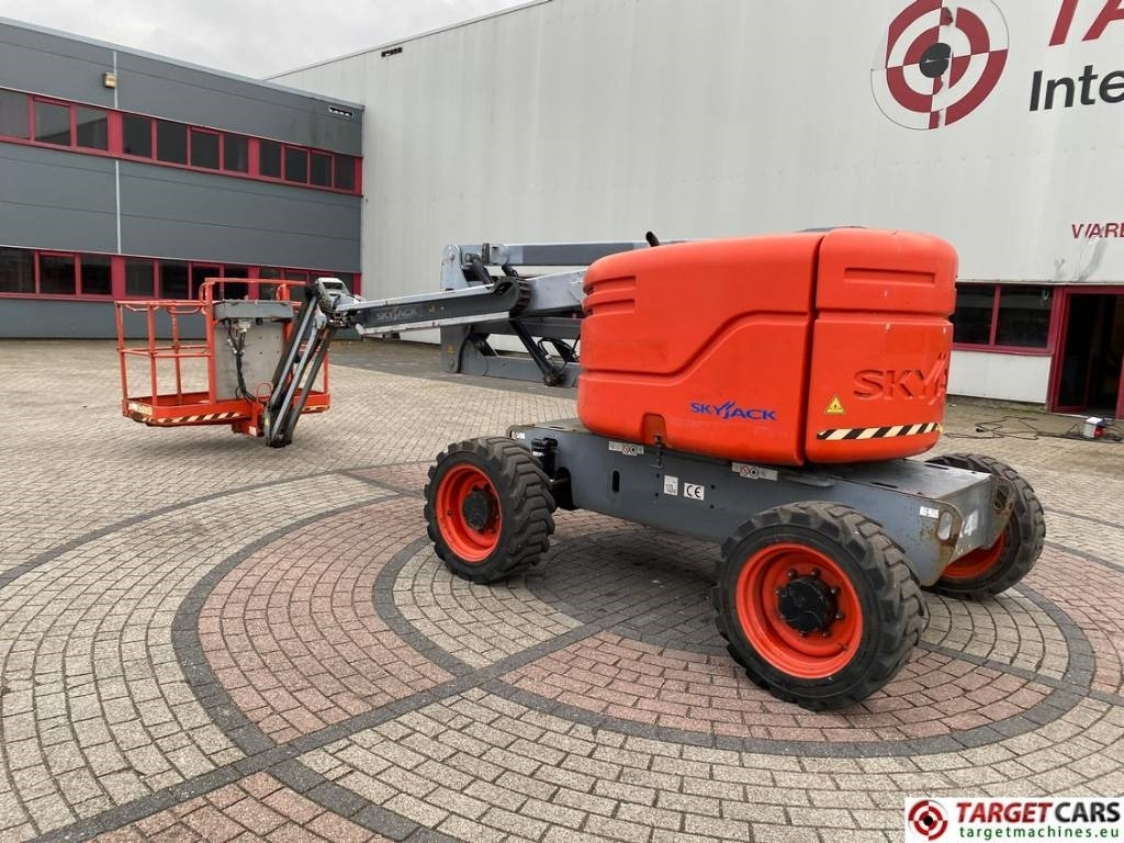 SkyJack SJ51AJ Articulated 4x4 Diesel Boom Lift 1755cm - Plataforma articulada: foto 4 SkyJack SJ51AJ Articulated 4x4 Diesel Boom Lift 1755cm - Plataforma articulada: foto 4