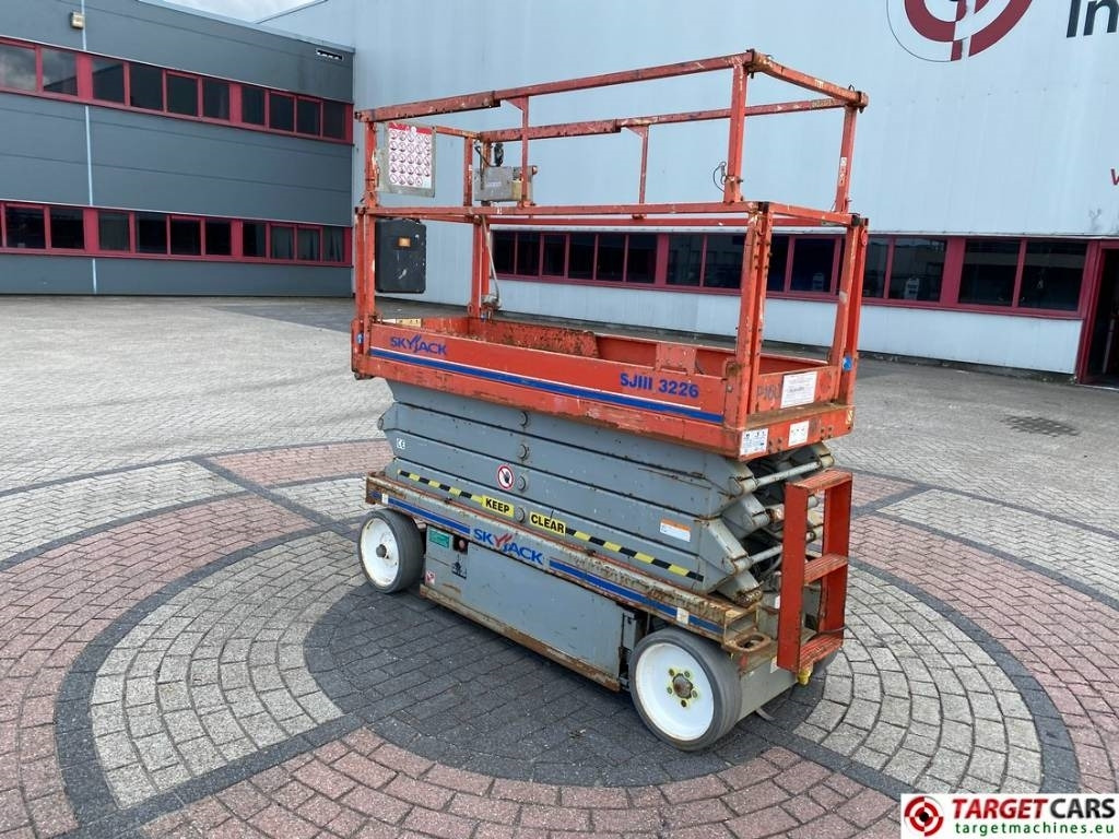 SkyJack SJIII-3226 Electric 3226 Scissor Work Lift 990cm - Plataforma de tijeras: foto 4 SkyJack SJIII-3226 Electric 3226 Scissor Work Lift 990cm - Plataforma de tijeras: foto 4