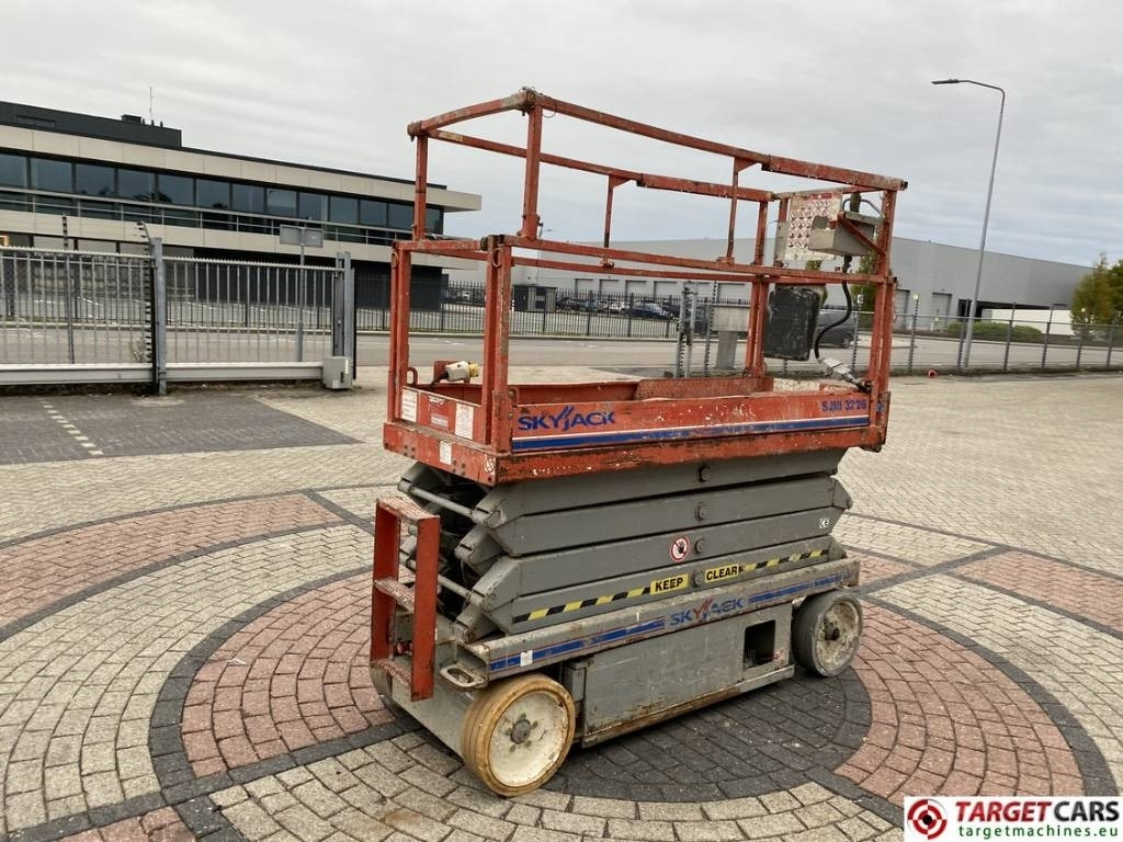 SkyJack SJIII-3226 Electric Scissor Work Lift 990cm  - Plataforma de tijeras: foto 3 SkyJack SJIII-3226 Electric Scissor Work Lift 990cm  - Plataforma de tijeras: foto 3