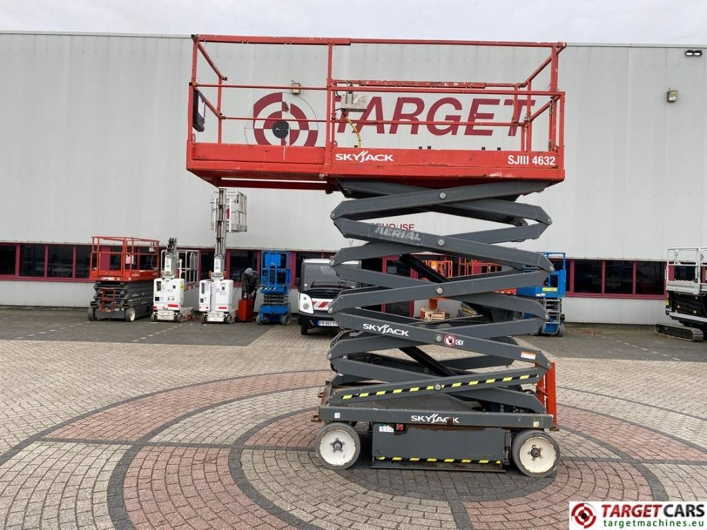 SkyJack SJIII-4632 Electric 4632 Scissor Work Lift 1170cm - Plataforma de tijeras: foto 5 SkyJack SJIII-4632 Electric 4632 Scissor Work Lift 1170cm - Plataforma de tijeras: foto 5