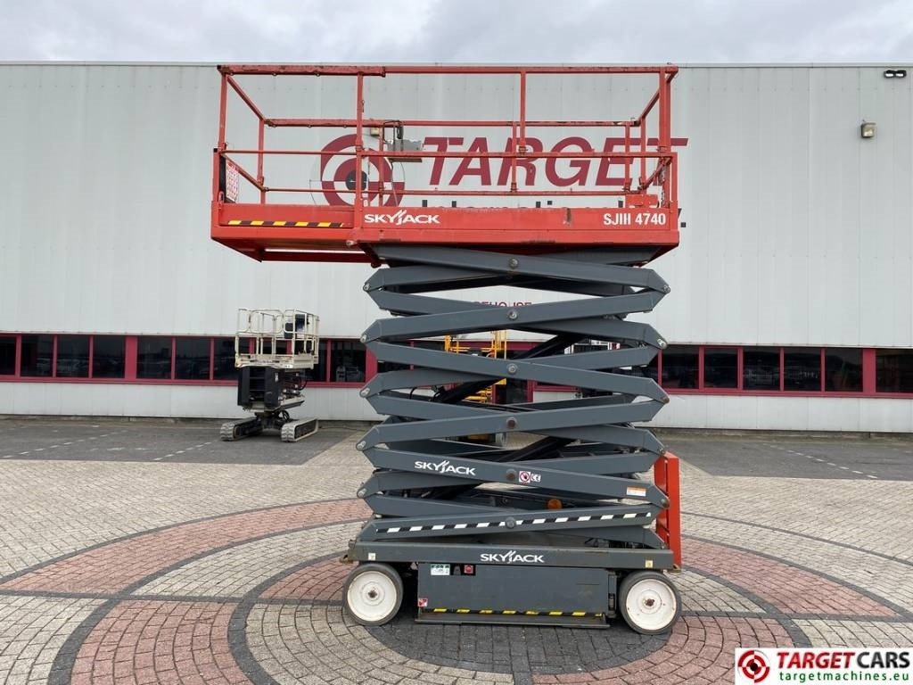 Plataforma de tijeras SkyJack SJIII-4740 Electric 4740 Scissor Work Lift 1380cm: foto 5 Plataforma de tijeras SkyJack SJIII-4740 Electric 4740 Scissor Work Lift 1380cm: foto 5