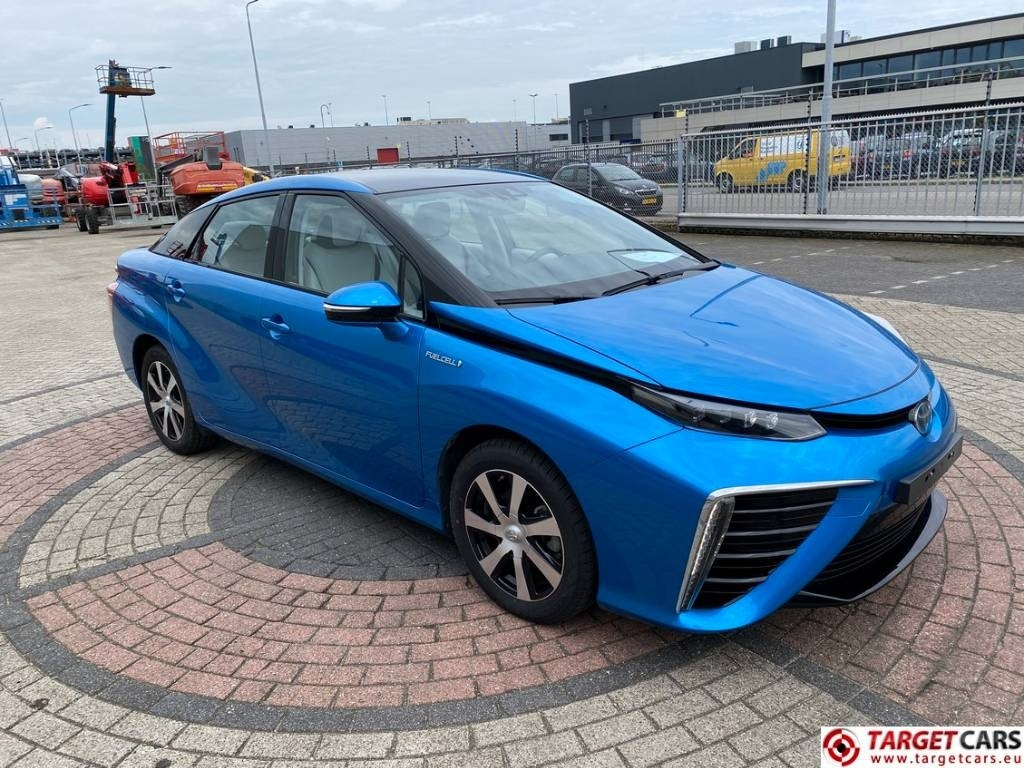 Toyota Mirai FCV HydroGen FuelCell - Sedan: foto 3 Toyota Mirai FCV HydroGen FuelCell - Sedan: foto 3