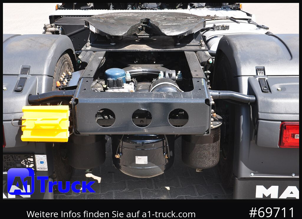 MAN TGX 18,480 BLS Intarder Standklima, Soundsystem - Cabeza tractora: foto 3 MAN TGX 18,480 BLS Intarder Standklima, Soundsystem - Cabeza tractora: foto 3