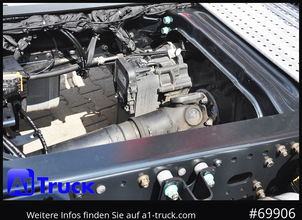 MAN TGX 18,520 LL, SZM. Alufelgen, TV, Navi, Top Ausstattung - Cabeza tractora: foto 3 MAN TGX 18,520 LL, SZM. Alufelgen, TV, Navi, Top Ausstattung - Cabeza tractora: foto 3