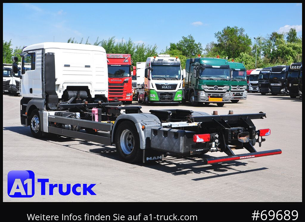 Camión portacontenedore/ Intercambiable MAN TGA 18,360, BDF, 7,45, 5 Sitzer, 190 tkm: foto 11