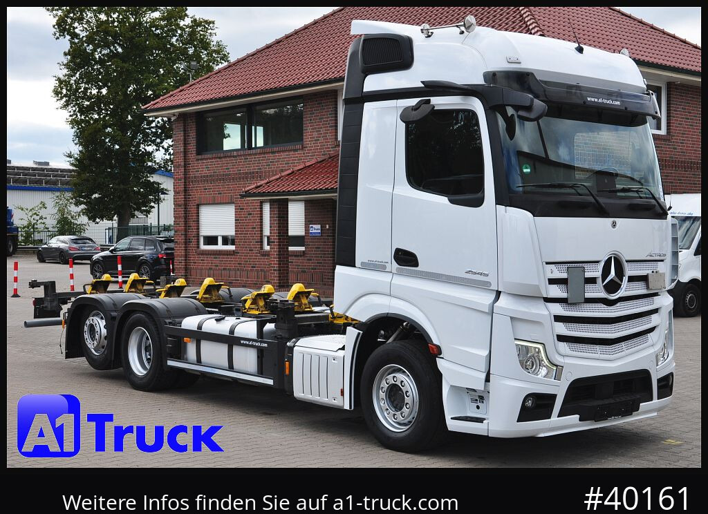 MERCEDES-BENZ 2545, Multi BDF, Wechsler, 7.45-7.82, MIDI, Liftachse - Camión portacontenedore/ Intercambiable: foto 1 MERCEDES-BENZ 2545, Multi BDF, Wechsler, 7.45-7.82, MIDI, Liftachse - Camión portacontenedore/ Intercambiable: foto 1