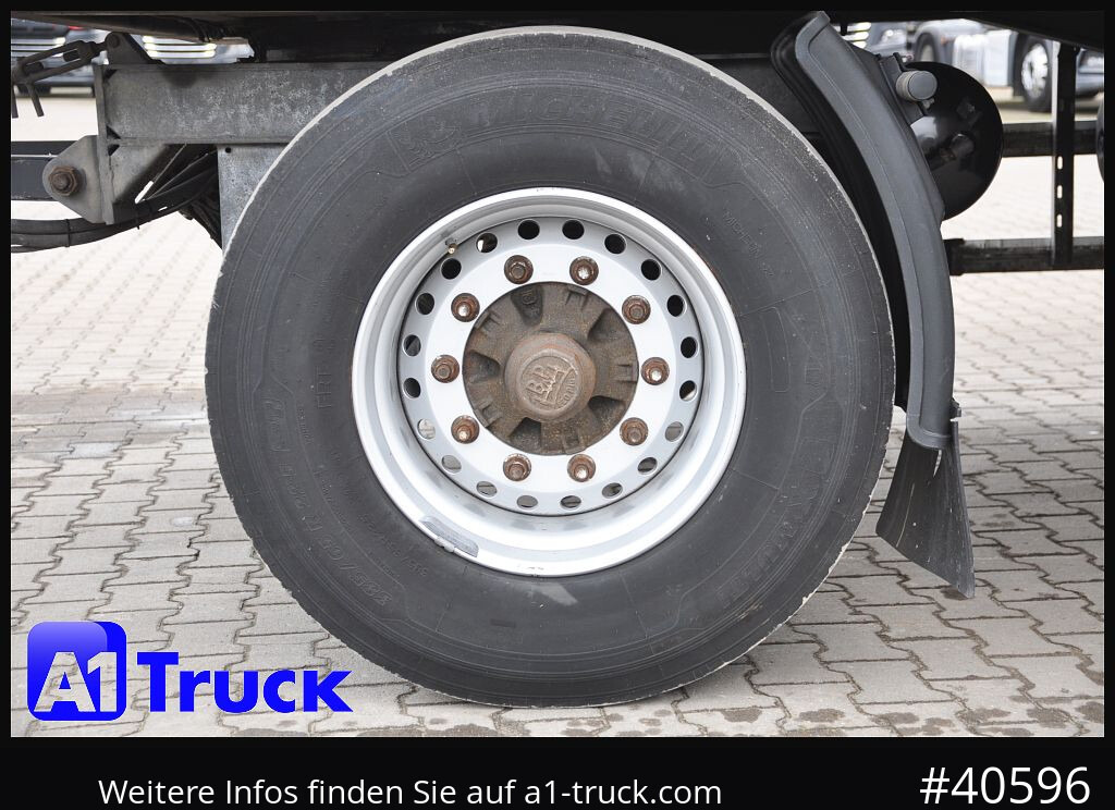 SCHMITZ Achwege & Tönjes, Rohrbahn, Fleisch, TÜR fehlt - Remolque frigorífico: foto 4 SCHMITZ Achwege & Tönjes, Rohrbahn, Fleisch, TÜR fehlt - Remolque frigorífico: foto 4