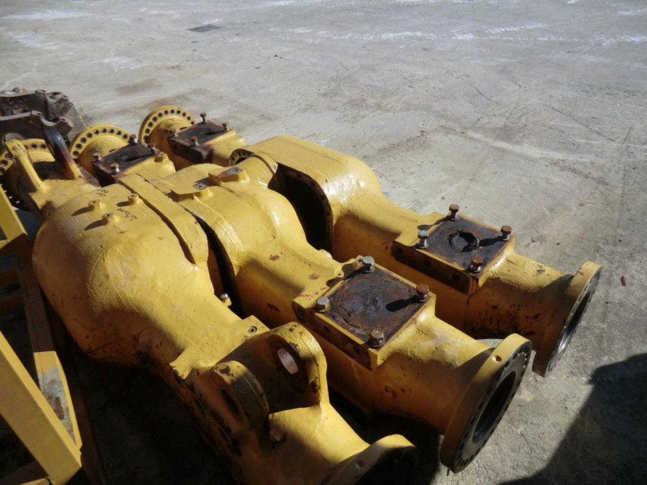 Caterpillar 735 ALLOGGIAMENTO ASSALE POSTERIORE - Eje posterior para Maquinaria de construcción: foto 3 Caterpillar 735 ALLOGGIAMENTO ASSALE POSTERIORE - Eje posterior para Maquinaria de construcción: foto 3