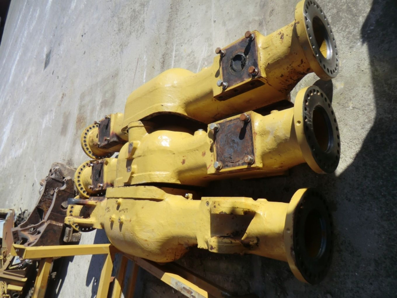 Caterpillar 735 ALLOGGIAMENTO ASSALE POSTERIORE - Eje posterior para Maquinaria de construcción: foto 1 Caterpillar 735 ALLOGGIAMENTO ASSALE POSTERIORE - Eje posterior para Maquinaria de construcción: foto 1