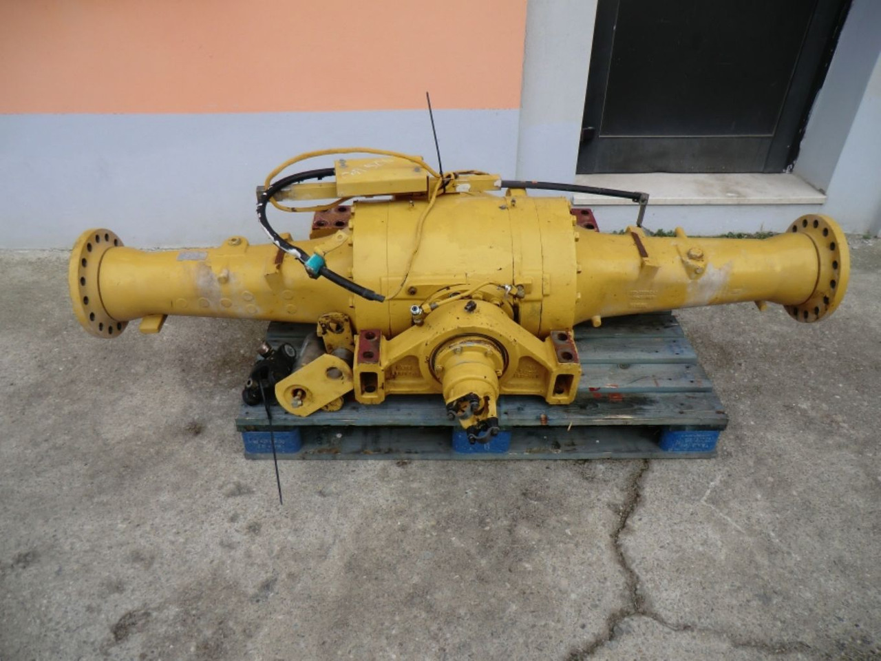 Caterpillar 928G - Eje posterior para Maquinaria de construcción: foto 5 Caterpillar 928G - Eje posterior para Maquinaria de construcción: foto 5