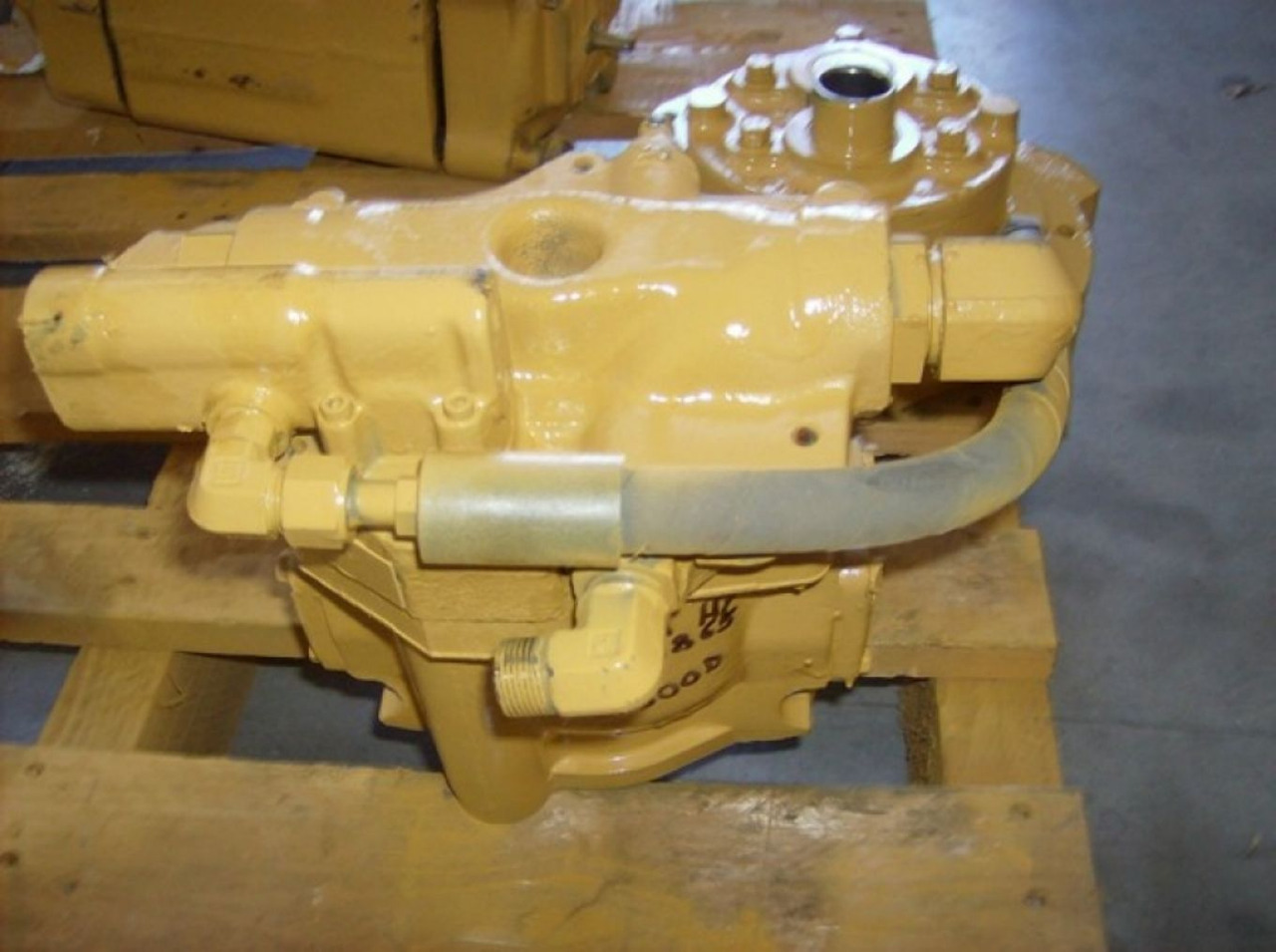 Caterpillar D300D POMPA IDRAULICA - Bomba hidráulica para Maquinaria de construcción: foto 1 Caterpillar D300D POMPA IDRAULICA - Bomba hidráulica para Maquinaria de construcción: foto 1