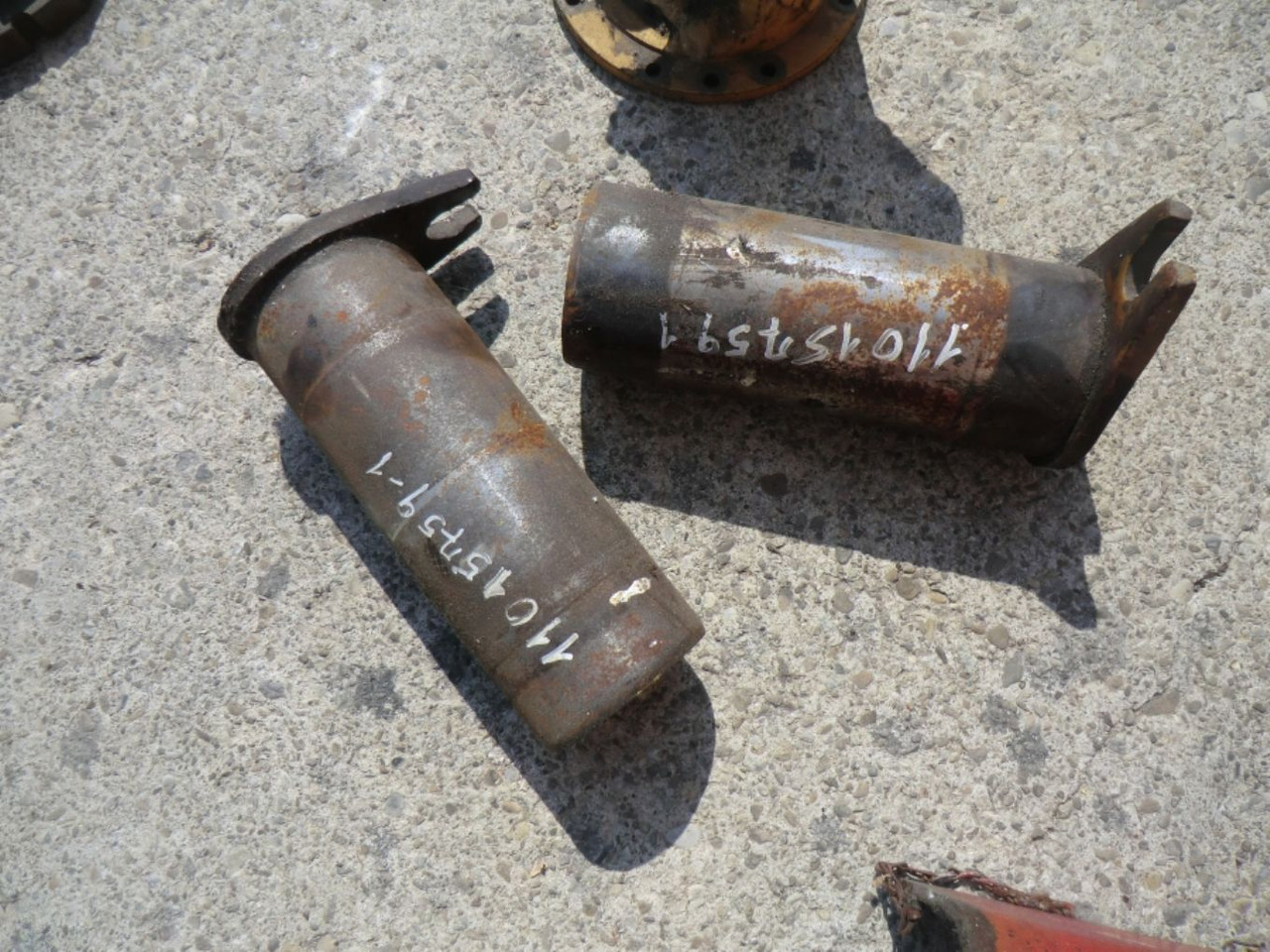 VOLVO L120C PERNO DEL BRACCIO - Carrocería y exterior para Maquinaria de construcción: foto 1 VOLVO L120C PERNO DEL BRACCIO - Carrocería y exterior para Maquinaria de construcción: foto 1