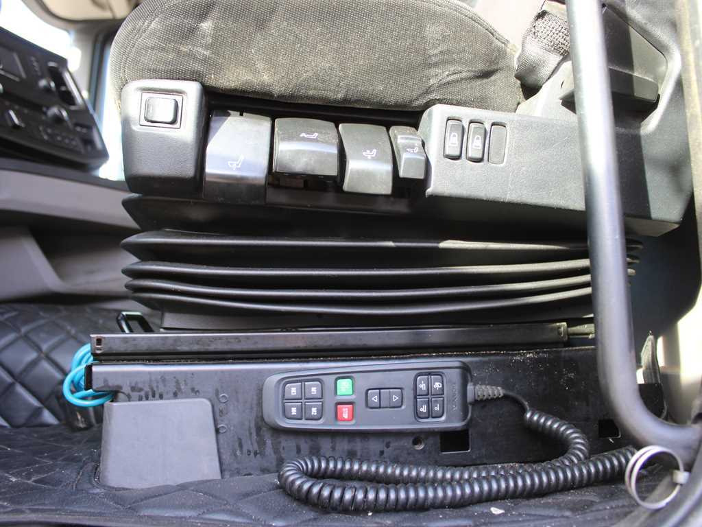 Cabeza tractora Scania R 450, DOUBLE CIRCUIT HYDRAULIC, RETARDER, EURO 6: foto 7 Cabeza tractora Scania R 450, DOUBLE CIRCUIT HYDRAULIC, RETARDER, EURO 6: foto 7