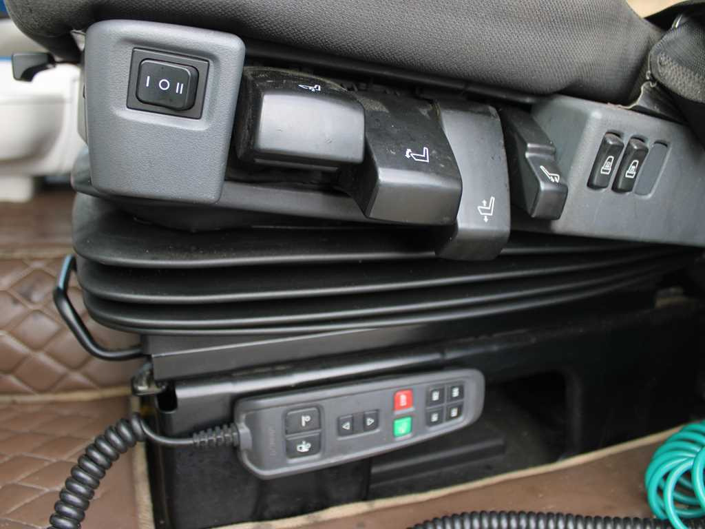 Cabeza tractora Scania R 450, EURO 6, RETARDER, AIR SUSPENSION: foto 8 Cabeza tractora Scania R 450, EURO 6, RETARDER, AIR SUSPENSION: foto 8