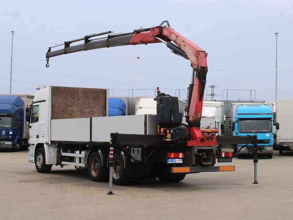 Mercedes-Benz Actros 2644, 6X4, EURO 4, HYDRAULIC ARM FASSI F210 - Camión caja abierta, Camión grúa: foto 5 Mercedes-Benz Actros 2644, 6X4, EURO 4, HYDRAULIC ARM FASSI F210 - Camión caja abierta, Camión grúa: foto 5