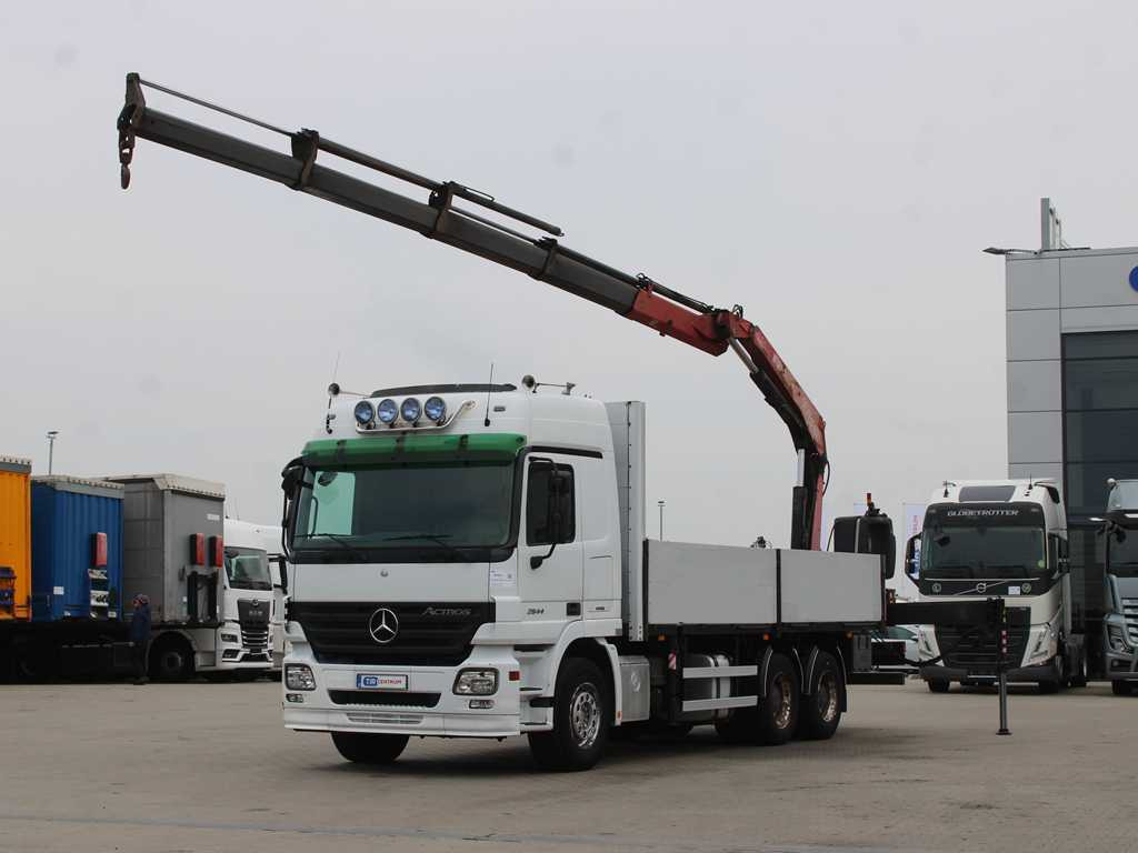 Mercedes-Benz Actros 2644, 6X4, EURO 4, HYDRAULIC ARM FASSI F210 - Camión caja abierta, Camión grúa: foto 1 Mercedes-Benz Actros 2644, 6X4, EURO 4, HYDRAULIC ARM FASSI F210 - Camión caja abierta, Camión grúa: foto 1