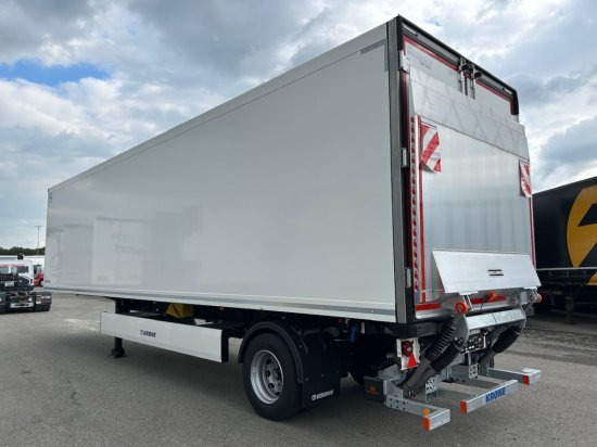 Krone SE City Kühler, TK SLXi 300, 1-Achsauflieger mit Hebebühne - Semirremolque isotérmico: foto 4 Krone SE City Kühler, TK SLXi 300, 1-Achsauflieger mit Hebebühne - Semirremolque isotérmico: foto 4