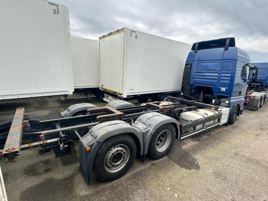 MAN TGX 26.440 XLX 6x2 Liftachse, Euro 6, Motorschaden, engine damage! - Camión portacontenedore/ Intercambiable: foto 2 MAN TGX 26.440 XLX 6x2 Liftachse, Euro 6, Motorschaden, engine damage! - Camión portacontenedore/ Intercambiable: foto 2