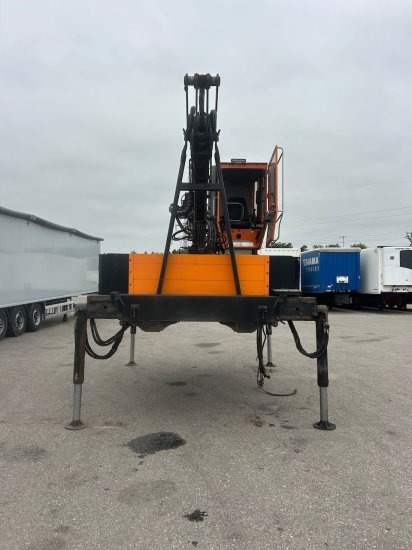 Plateau-Wechselpritsche mit Loglift 140S inkl. Rotator und Greifer - Carrocería abierta: foto 2 Plateau-Wechselpritsche mit Loglift 140S inkl. Rotator und Greifer - Carrocería abierta: foto 2