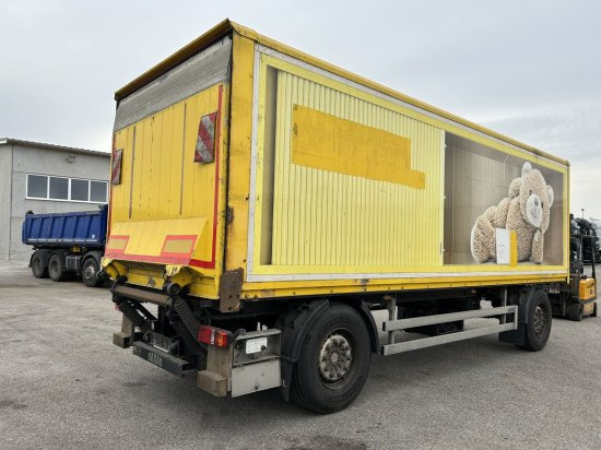 Saxas, Anhängewagen Kofferaufbau mit Hebebühne - Remolque caja cerrada: foto 1 Saxas, Anhängewagen Kofferaufbau mit Hebebühne - Remolque caja cerrada: foto 1