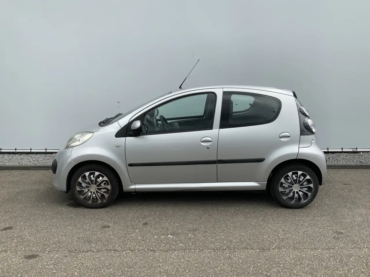 Citroen C1 1.0-12V Ambiance, 4-deurs, Airco. APK: 28-02-2026 - Hatchback: foto 2 Citroen C1 1.0-12V Ambiance, 4-deurs, Airco. APK: 28-02-2026 - Hatchback: foto 2