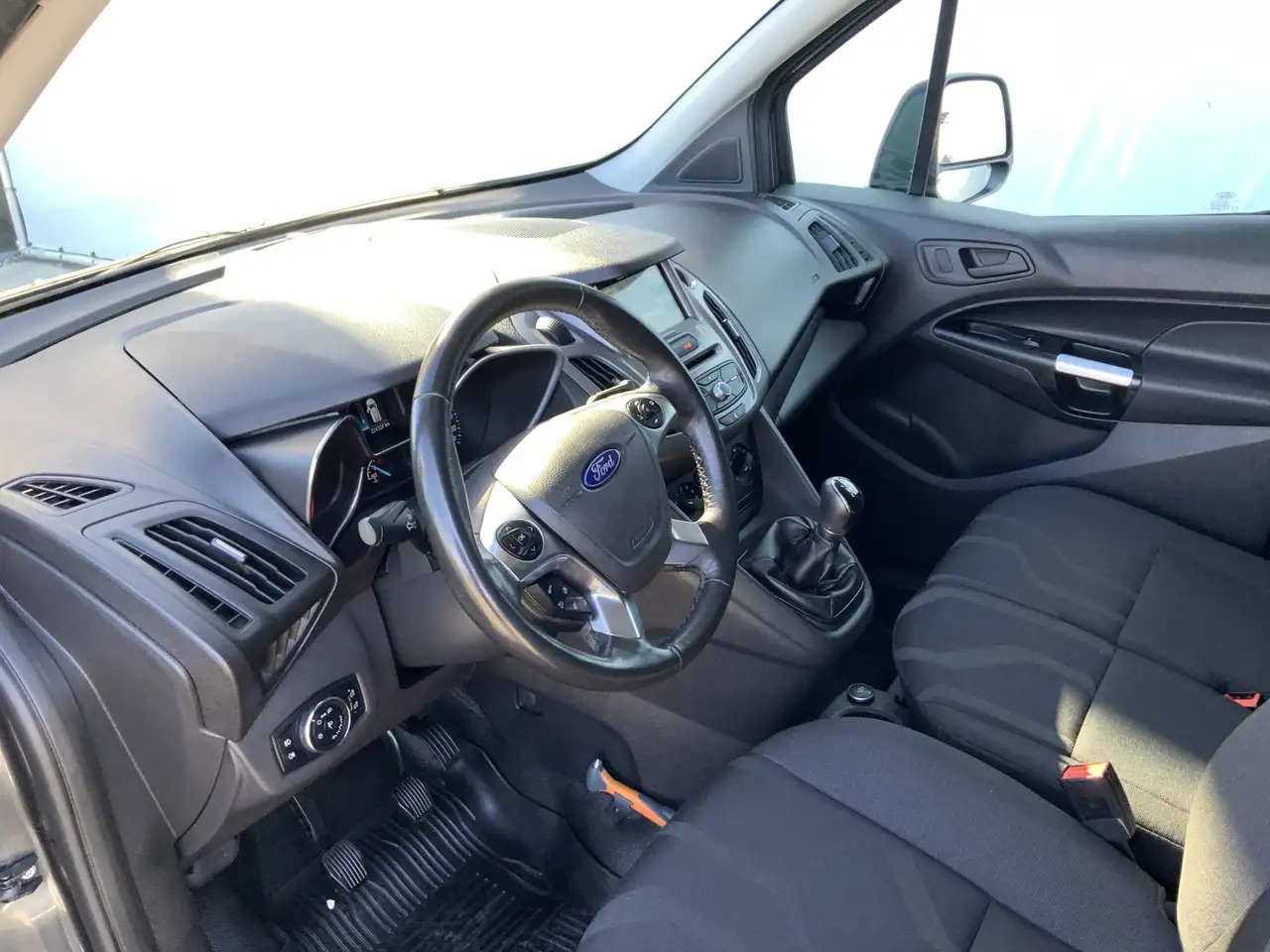 Ford Transit Connect 1.5 TDCI L2 Trend Airco Cruise 3 Zits DakDragers C - Furgoneta pequeña: foto 5 Ford Transit Connect 1.5 TDCI L2 Trend Airco Cruise 3 Zits DakDragers C - Furgoneta pequeña: foto 5