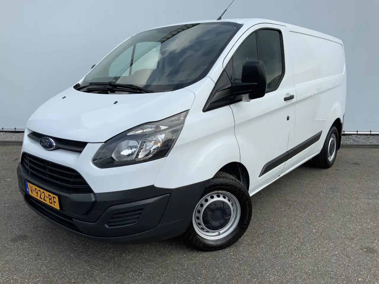 Ford Transit Custom 270 2.2 TDCI L1H1 Economy Edition Airco Cruise 3 Z - Furgón: foto 1 Ford Transit Custom 270 2.2 TDCI L1H1 Economy Edition Airco Cruise 3 Z - Furgón: foto 1