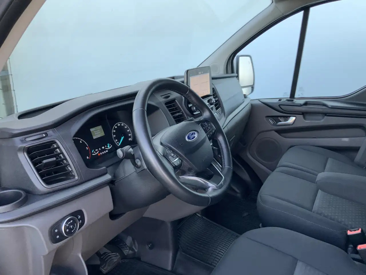 Ford Transit Custom 300 2.0 TDCI L1H1 Limited Airco Cruise Camera 3 Zi - Furgón: foto 5 Ford Transit Custom 300 2.0 TDCI L1H1 Limited Airco Cruise Camera 3 Zi - Furgón: foto 5