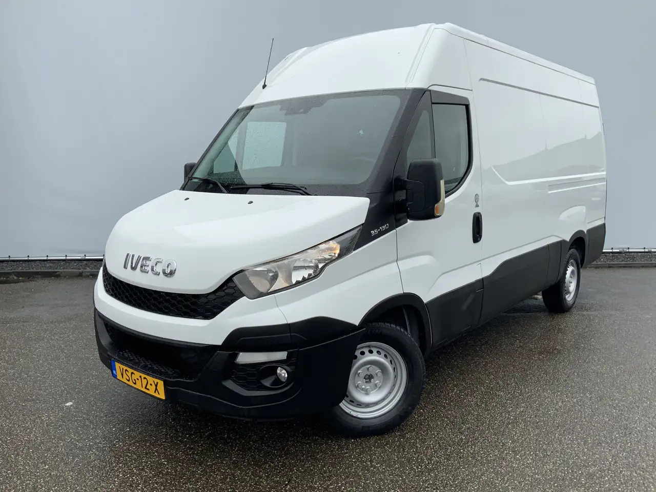 Iveco Daily 35S13V 2.3 352 H2 L3 Airco 3 Zits Opstap Euro 5 - Furgón: foto 1 Iveco Daily 35S13V 2.3 352 H2 L3 Airco 3 Zits Opstap Euro 5 - Furgón: foto 1