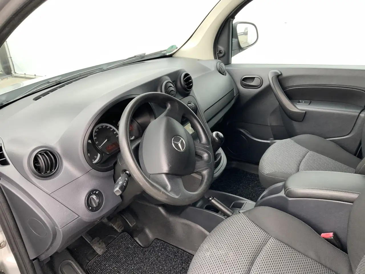 Mercedes-Benz Citan 109 CDI BlueEFFICIENCY Business Ambition Airco Tre - Furgoneta pequeña: foto 5 Mercedes-Benz Citan 109 CDI BlueEFFICIENCY Business Ambition Airco Tre - Furgoneta pequeña: foto 5