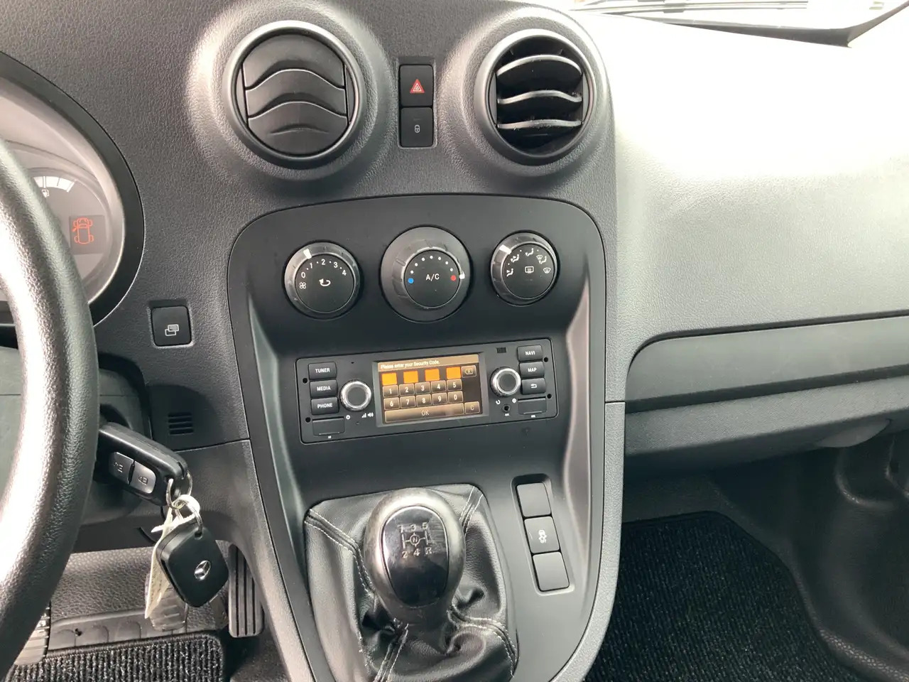 Furgoneta pequeña Mercedes-Benz Citan 109 CDI BlueEFFICIENCY Business Ambition Airco Tre: foto 12