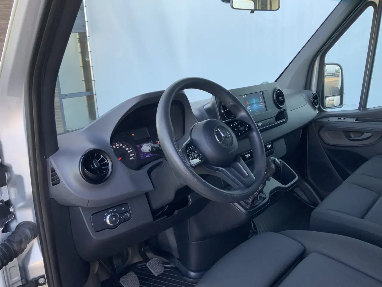 Mercedes-Benz Sprinter 314 2.2 CDI L2H2 Airco Cruise 3 Zits Trekhaak 2000 - Furgón: foto 4 Mercedes-Benz Sprinter 314 2.2 CDI L2H2 Airco Cruise 3 Zits Trekhaak 2000 - Furgón: foto 4