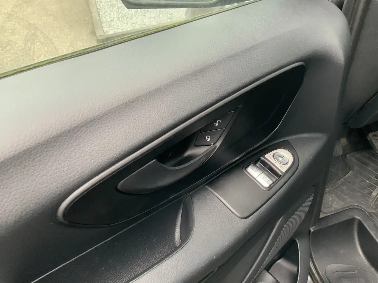 Mercedes-Benz Vito 114 CDI Lang L2 H1 3 Zits Airco Cruise Euro 5 - Furgón: foto 5 Mercedes-Benz Vito 114 CDI Lang L2 H1 3 Zits Airco Cruise Euro 5 - Furgón: foto 5