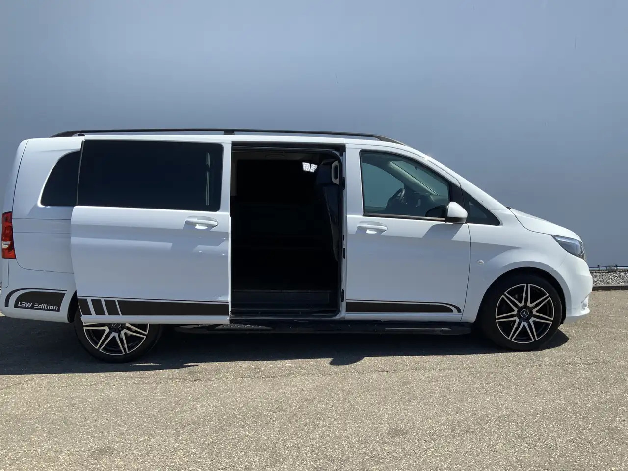 Leasing de Mercedes-Benz Vito Tourer XL 114 CDI Autom. Airco Cruise Camera Alu V Mercedes-Benz Vito Tourer XL 114 CDI Autom. Airco Cruise Camera Alu V: foto 18 Leasing de Mercedes-Benz Vito Tourer XL 114 CDI Autom. Airco Cruise Camera Alu V Mercedes-Benz Vito Tourer XL 114 CDI Autom. Airco Cruise Camera Alu V: foto 18