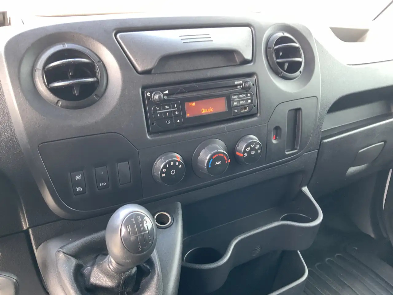 Furgón Nissan NV400 2.3 dCi L2H2 Optima L2H2 Airco Cruise Trekhaak 250: foto 12