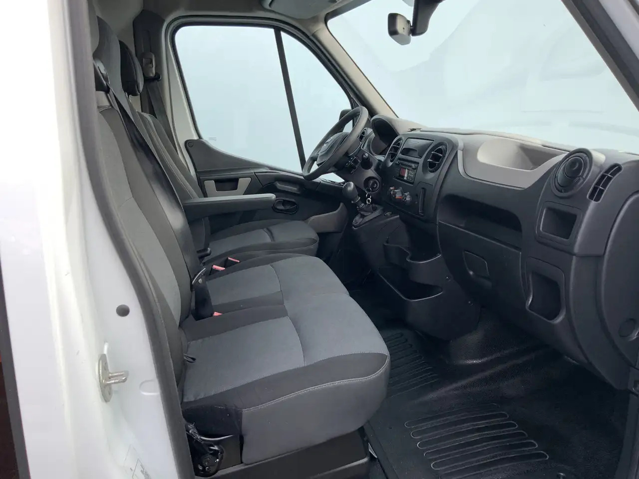 Furgón Nissan NV400 2.3 dCi L2H2 Optima L2H2 Airco Cruise Trekhaak 250: foto 18