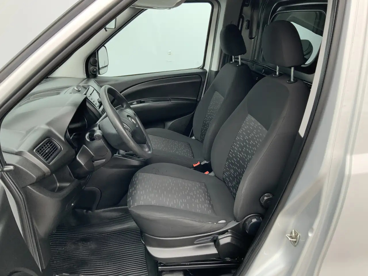 Opel Combo 1.3 CDTi L1H1 Edition Airco Euro 6 - Furgón: foto 4 Opel Combo 1.3 CDTi L1H1 Edition Airco Euro 6 - Furgón: foto 4