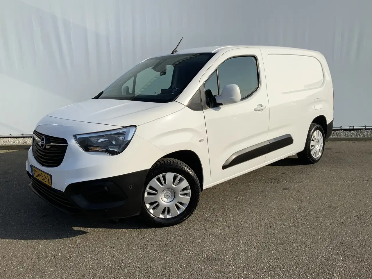 Opel Combo 1.5D L2H1 Edition Automaat Cruise Navi Airco Winte - Furgoneta pequeña: foto 1 Opel Combo 1.5D L2H1 Edition Automaat Cruise Navi Airco Winte - Furgoneta pequeña: foto 1